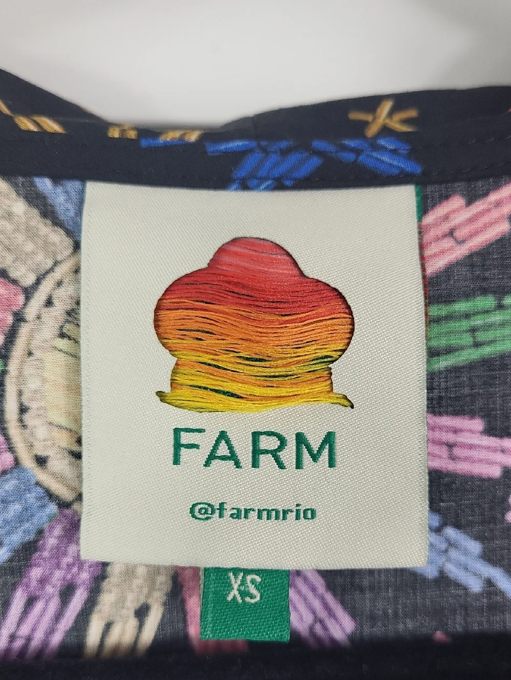 FARM Rio Rainbow Sun Blouse with Colorful Starburst blouse, 3/4 sleeve. Size XS